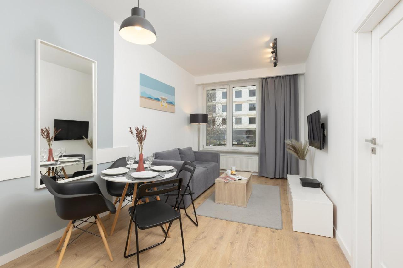 Wola Pet-Friendly Apartments With Ac Slawinska By Noclegi Renters Varsovia Exterior foto