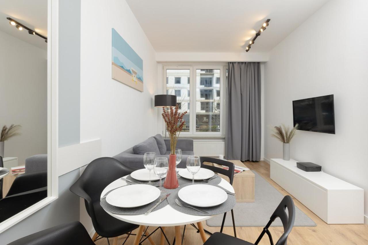 Wola Pet-Friendly Apartments With Ac Slawinska By Noclegi Renters Varsovia Exterior foto