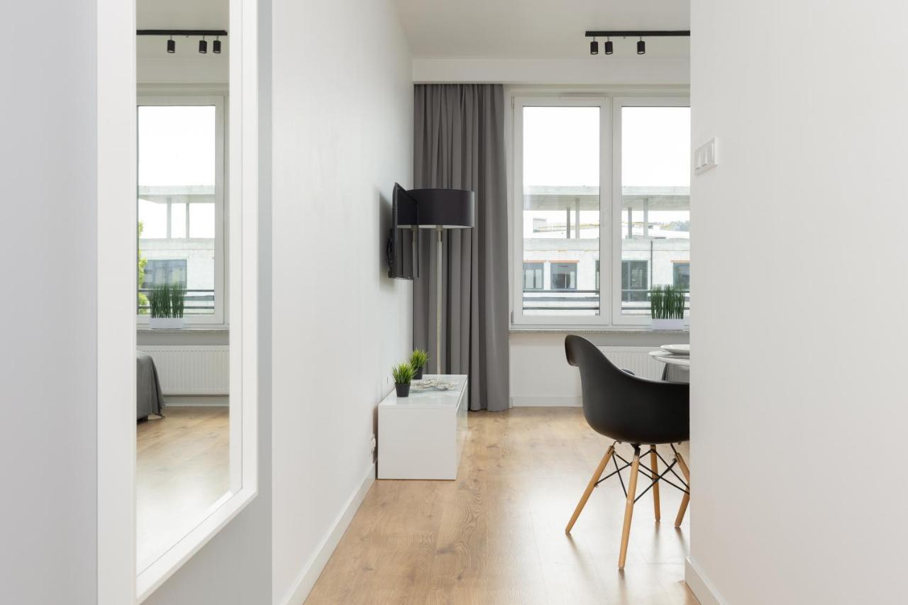 Wola Pet-Friendly Apartments With Ac Slawinska By Noclegi Renters Varsovia Exterior foto
