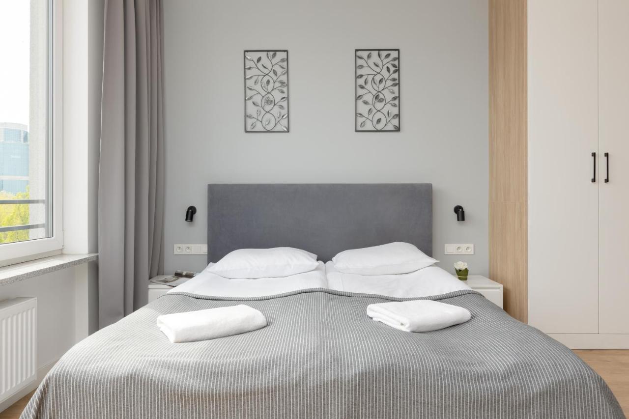 Wola Pet-Friendly Apartments With Ac Slawinska By Noclegi Renters Varsovia Exterior foto