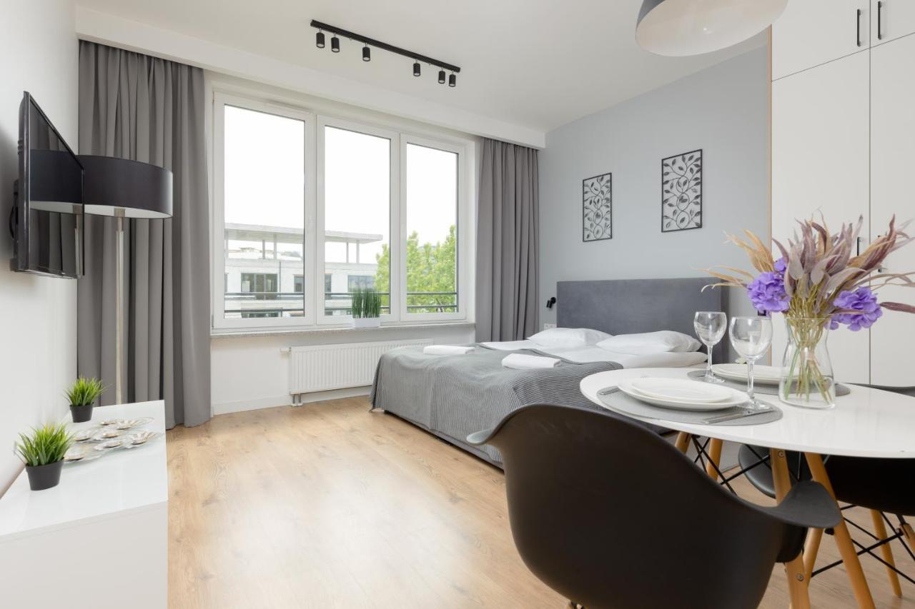 Wola Pet-Friendly Apartments With Ac Slawinska By Noclegi Renters Varsovia Exterior foto