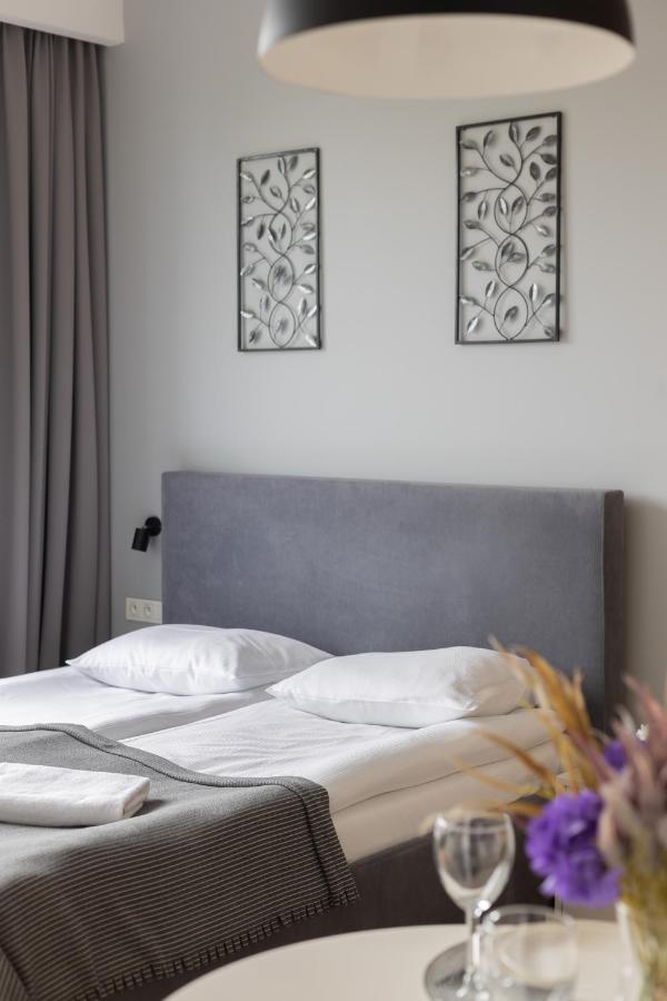 Wola Pet-Friendly Apartments With Ac Slawinska By Noclegi Renters Varsovia Exterior foto