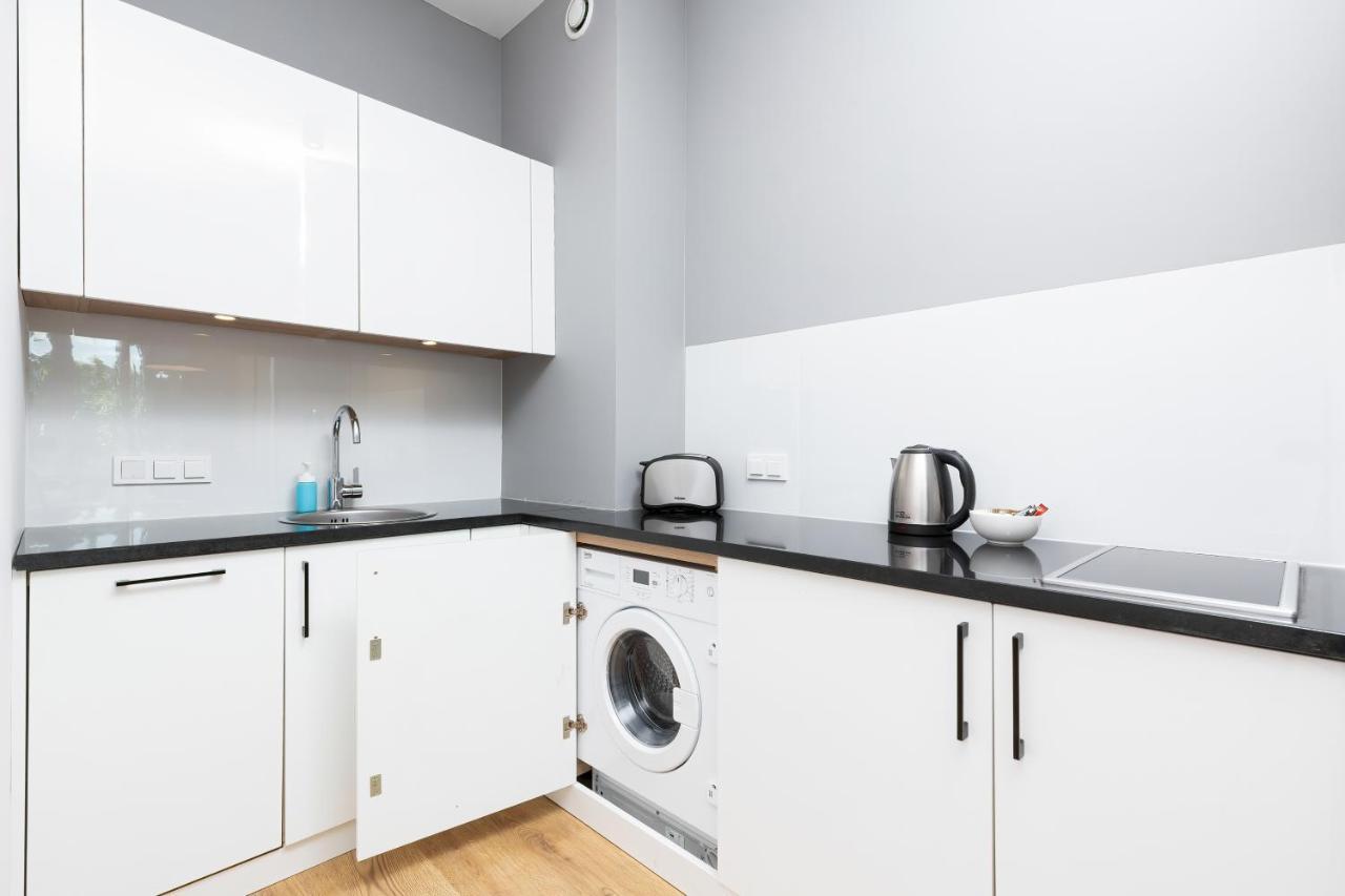 Wola Pet-Friendly Apartments With Ac Slawinska By Noclegi Renters Varsovia Exterior foto
